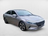 Used 2023 Hyundai Elantra SEL w/ Convenience Package image 3