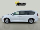 Used 2019 Chrysler Pacifica Touring-L image 2