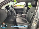 Used 2022 Volkswagen Tiguan SE image 6