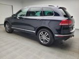 Used 2016 Volkswagen Touareg VR6 image 3