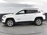 New 2025 Jeep Compass Latitude image 4