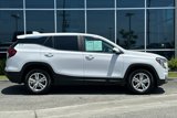 Used 2022 GMC Terrain SLE image 3
