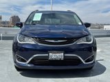 Used 2018 Chrysler Pacifica Touring-L image 5