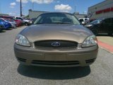 Used 2005 Ford Taurus SEL image 3