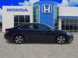 Used 2022 Volkswagen Passat 2.0T SE image 2