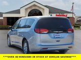 Used 2022 Chrysler Voyager LX image 3