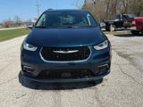 Certified 2022 Chrysler Pacifica Limited image 3