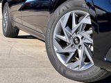 Used 2024 Hyundai Elantra SEL image 2