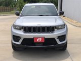 New 2025 Jeep Grand Cherokee Laredo image 2