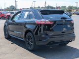 Certified 2022 Ford Edge SE w/ Black Appearance Package image 5