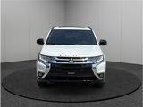 Used 2018 Mitsubishi Outlander SE image 3