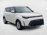 Used 2023 Kia Soul LX w/ LX Technology Package image 3