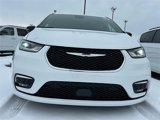 New 2025 Chrysler Pacifica Select image 2