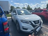 Used 2017 Nissan Rogue S image 2
