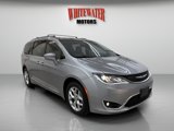 Used 2017 Chrysler Pacifica Touring-L w/ Tire & Wheel Group image 5