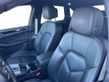 Certified 2022 Porsche Macan image 5