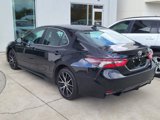 Used 2022 Toyota Camry SE image 3