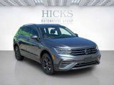 Used 2024 Volkswagen Tiguan SE image 3