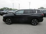 Used 2024 Mitsubishi Outlander SE image 3