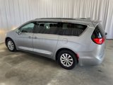 Used 2019 Chrysler Pacifica Touring-L image 5