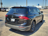 Used 2022 Volkswagen Tiguan SE w/ Panoramic Sunroof Package image 3