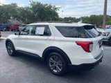 Used 2022 Ford Explorer XLT w/ Equipment Group 202A image 5