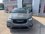 Used 2022 Chrysler Pacifica Touring-L image 2