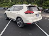 Used 2017 Nissan Rogue SL image 5
