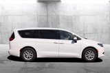 Used 2023 Chrysler Voyager LX image 5