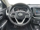 Used 2017 Jeep Cherokee Overland w/ Technology Group image 3