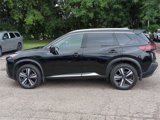 Used 2022 Nissan Rogue Platinum image 2