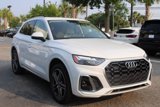 Used 2021 Audi Q5 e Premium Plus w/ Premium Plus Package image 3