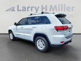 Used 2020 Jeep Grand Cherokee Laredo image 3
