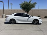 Used 2018 Toyota Camry SE image 3
