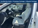 Used 2022 Volvo XC40 T5 Momentum image 5