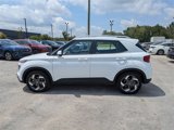 Used 2024 Hyundai Venue SEL image 6