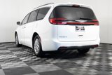 Used 2021 Chrysler Pacifica Touring-L image 5