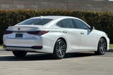 Certified 2024 Lexus ES 300h w/ Premium Package image 4