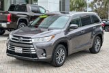 Used 2017 Toyota Highlander XLE image 3