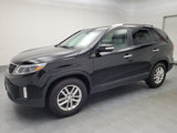Used 2015 Kia Sorento LX image 2