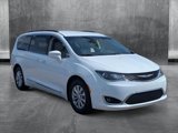 Used 2017 Chrysler Pacifica Touring-L image 3