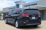 Used 2020 Chrysler Pacifica Limited image 4
