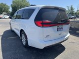Used 2022 Chrysler Pacifica Touring-L image 4