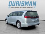 Used 2023 Chrysler Pacifica Touring-L image 4