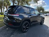 Used 2022 Jeep Grand Cherokee Altitude image 3