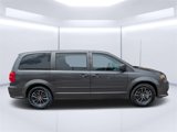 Used 2016 Dodge Grand Caravan SE image 2