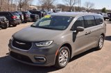 Used 2023 Chrysler Pacifica Touring-L image 4