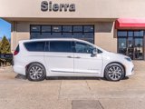 Used 2024 Chrysler Pacifica Pinnacle image 4