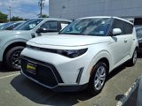Used 2023 Kia Soul LX image 2