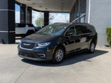 Used 2022 Chrysler Pacifica Touring-L image 3